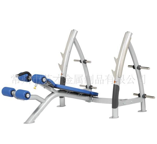 融合之光 现代健身房中照明与力量器械的协同进化